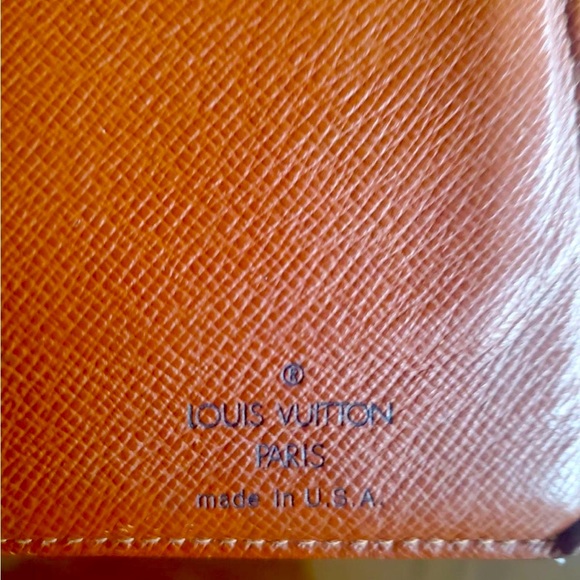 Authentic Louis Vuitton wallet - Picture 3 of 7